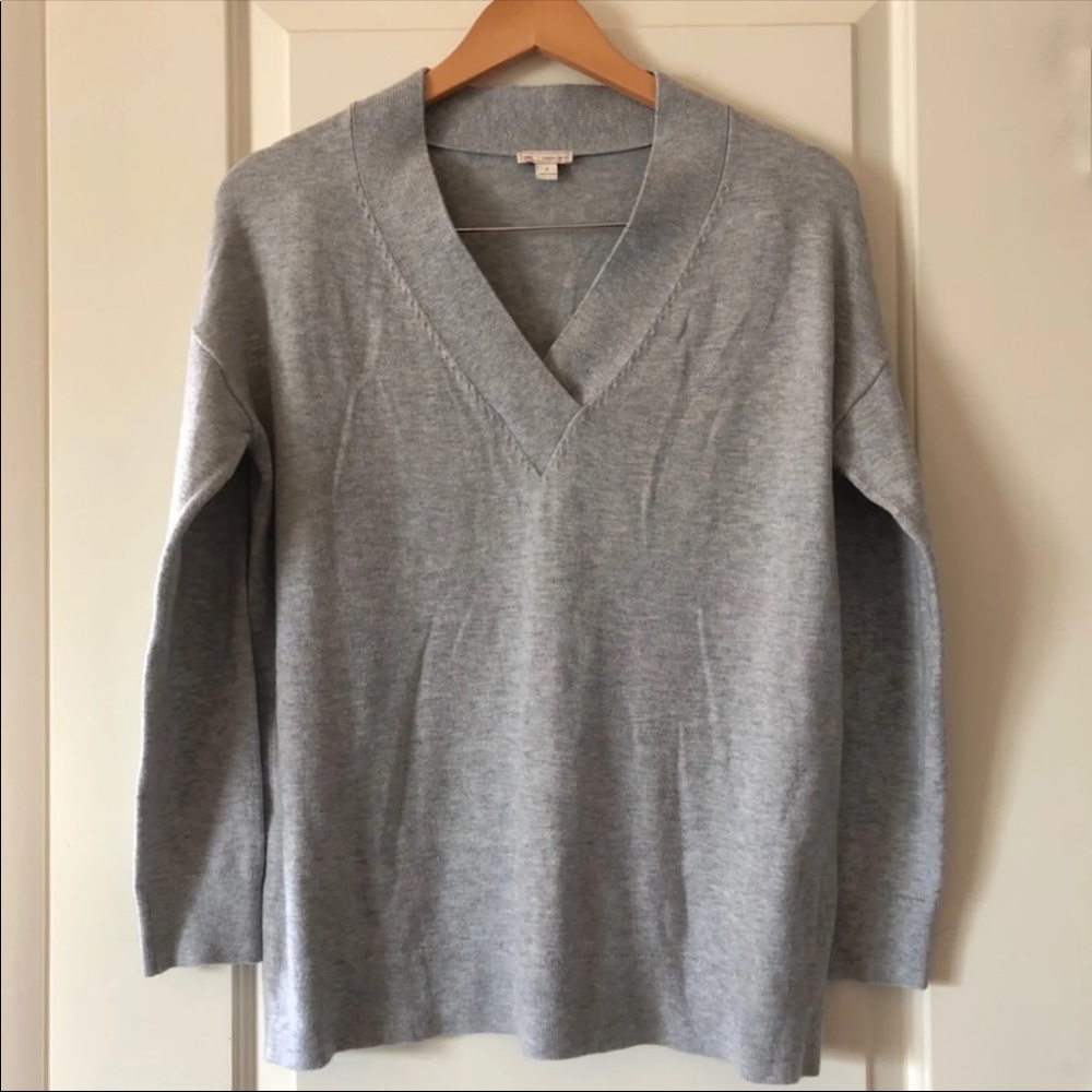 Gap V-neck merino wool blend Gray Sweater / S